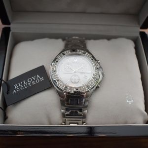 Accutron by Bulova Val d'lsere 99 Diamonds Watch